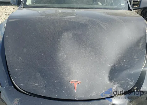 2024 Tesla Model Y из США, поврежденный, VIN 7SAYGAEE9RF015994